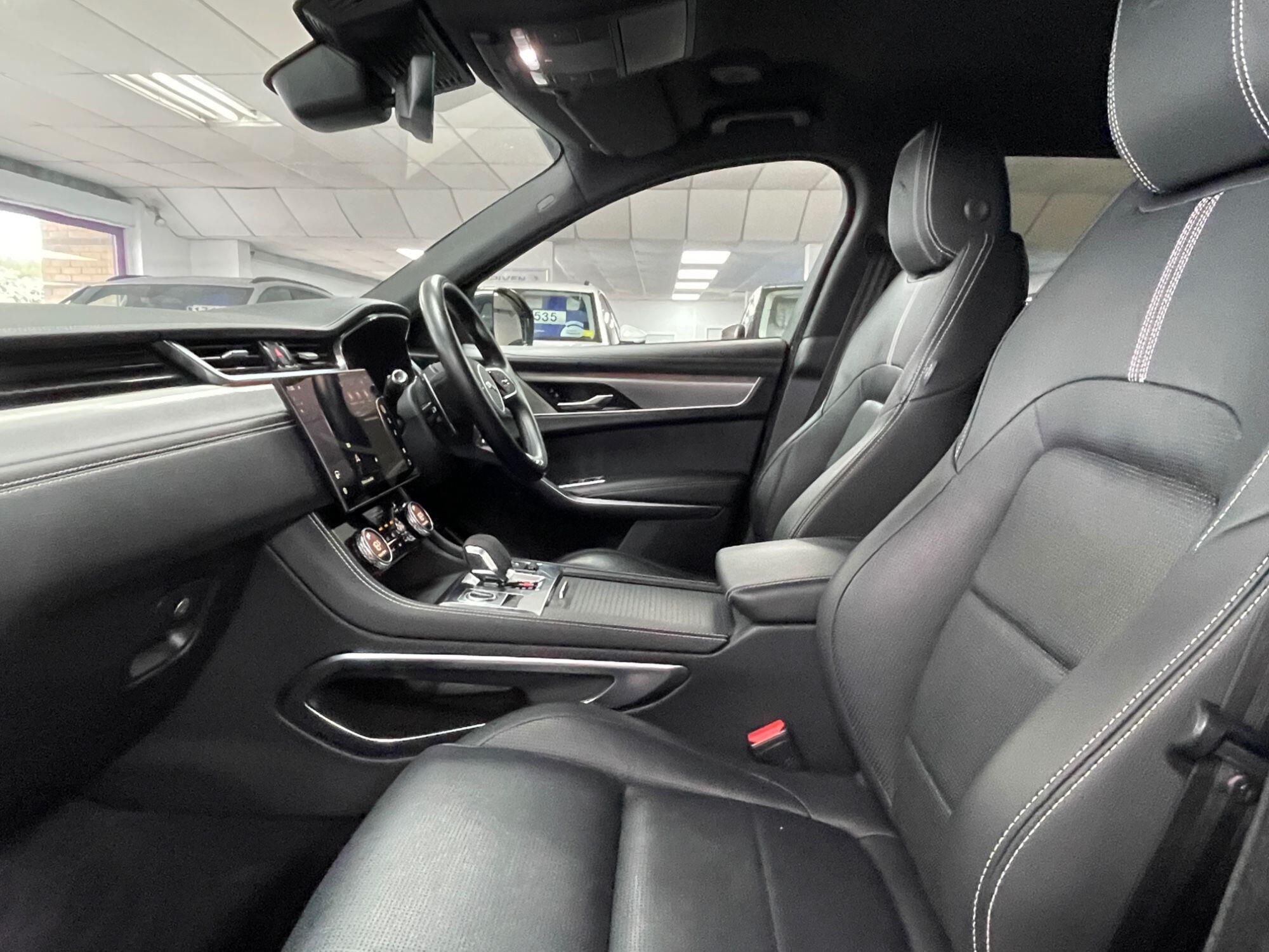 Jaguar F-Pace - Image 31