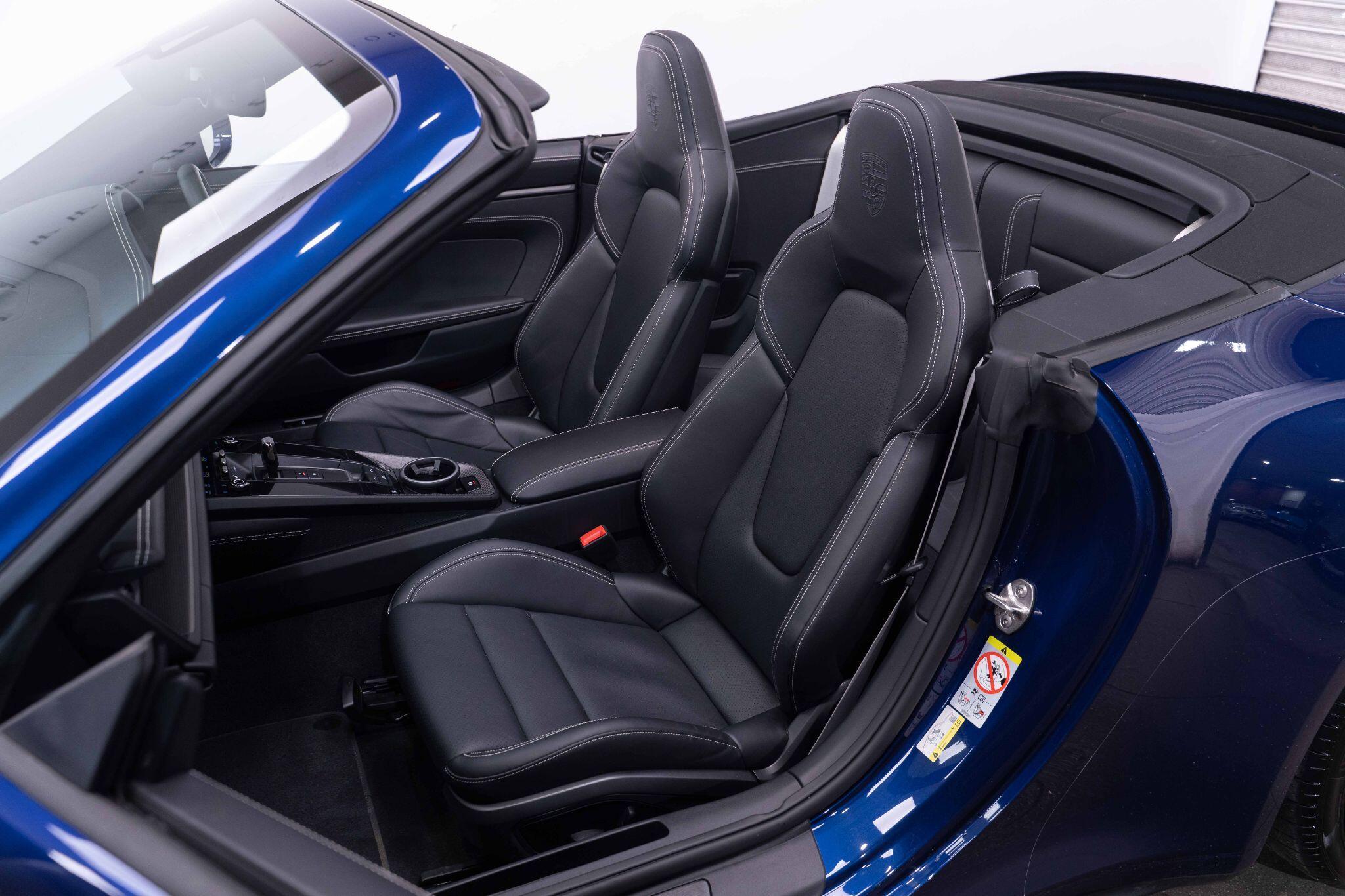 Porsche 911 - Image 19