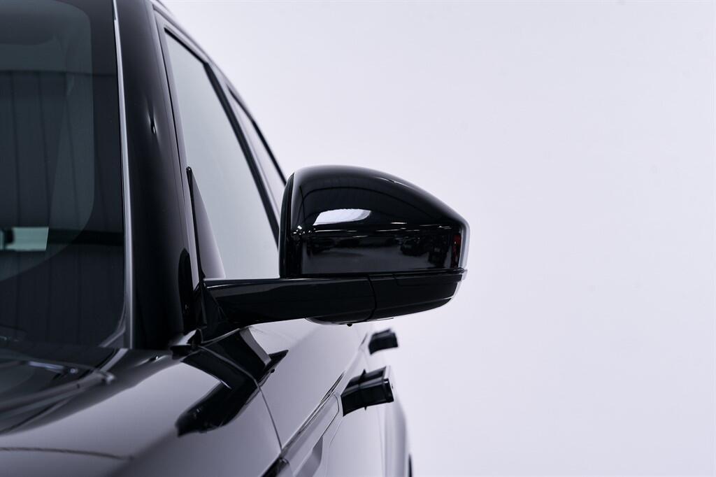 Land Rover Range Rover Velar - Image 10