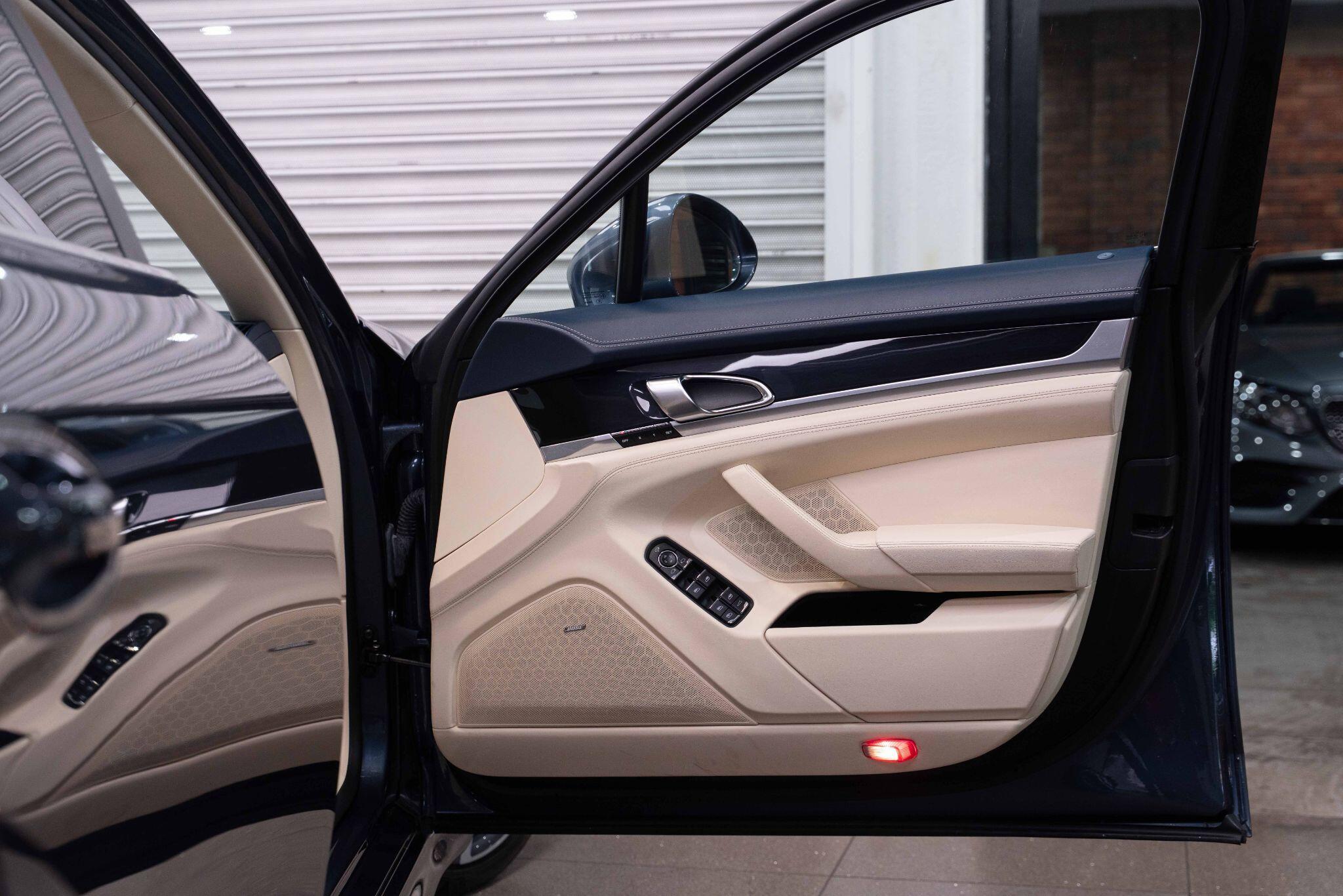 Porsche Panamera - Image 28