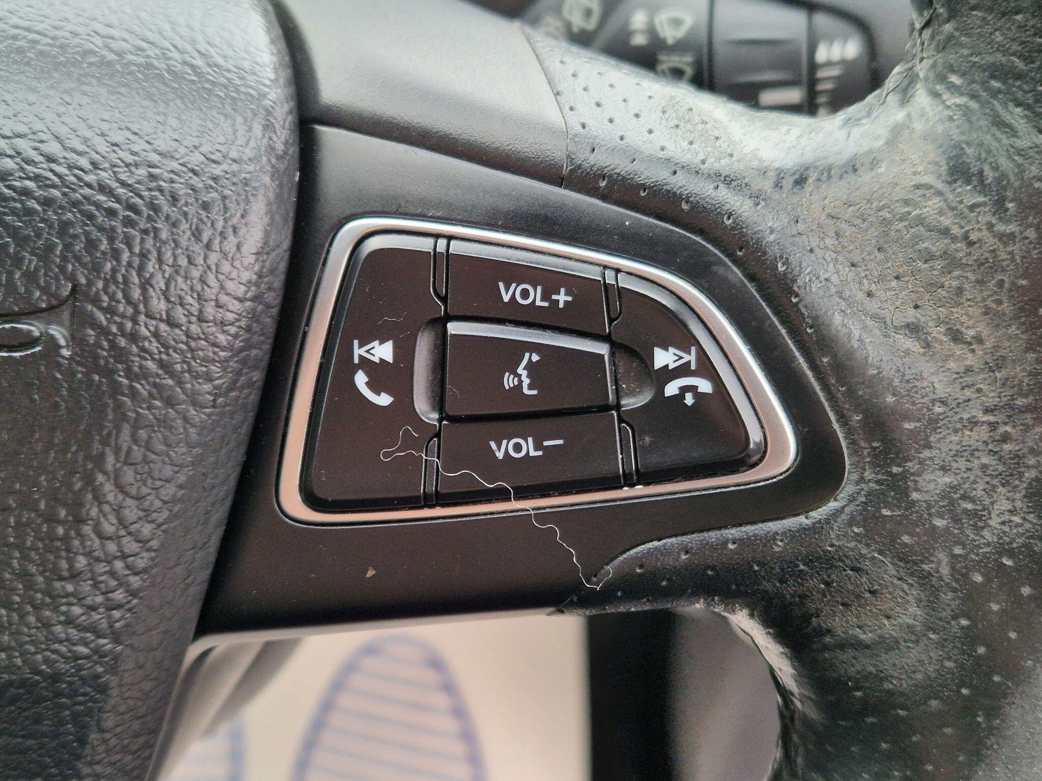 Ford Focus - Image 50