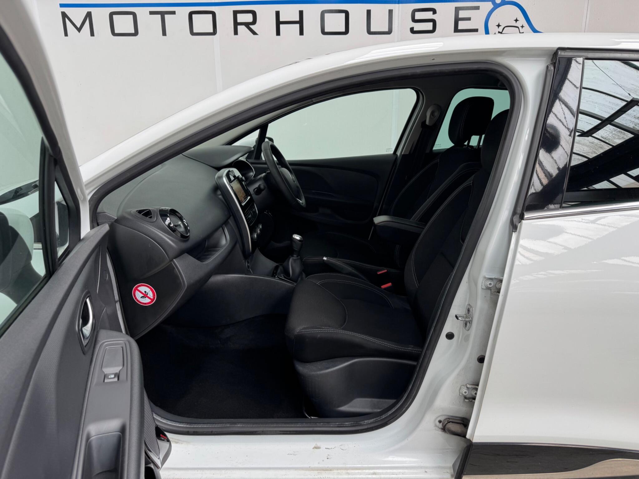 Renault Clio - Image 10