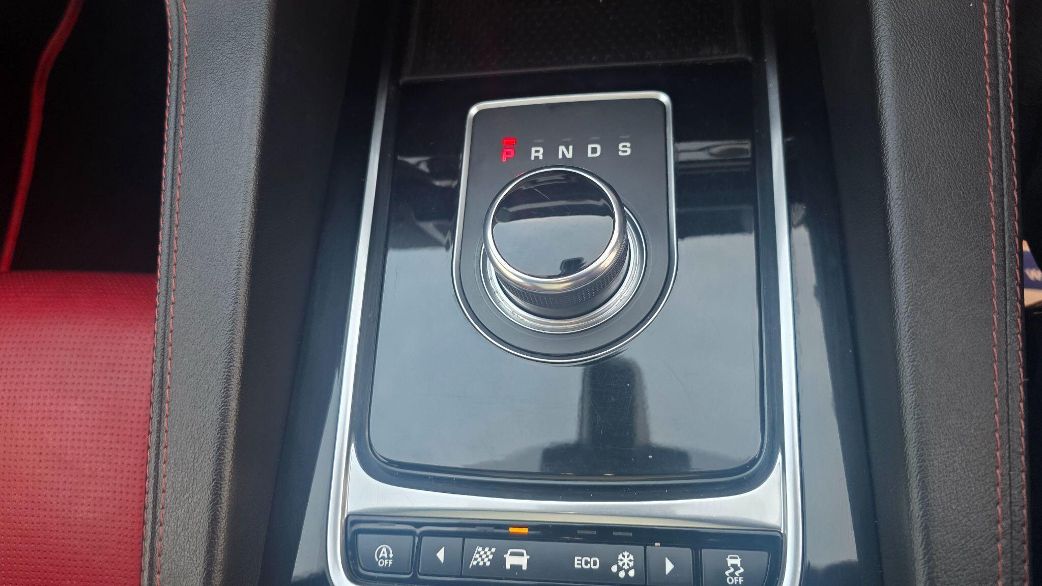 Jaguar F-Pace - Image 32