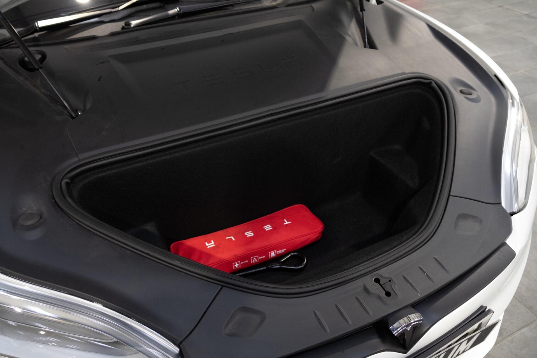 Tesla Model S - Image 33