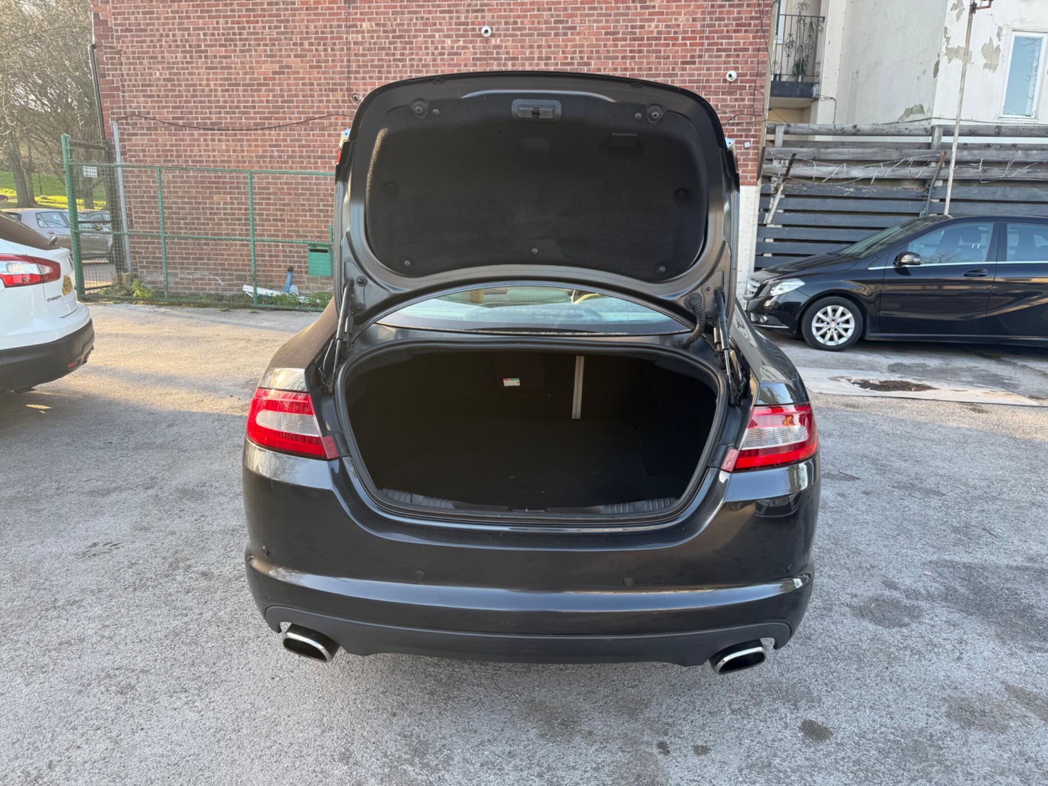 Jaguar XF - Image 28