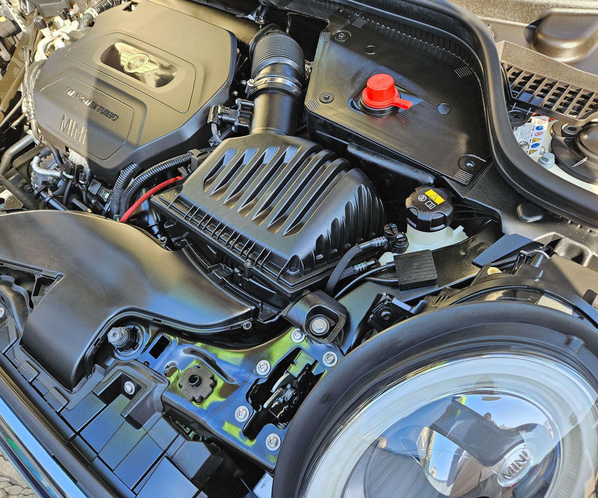 MINI Hatch - Image 8