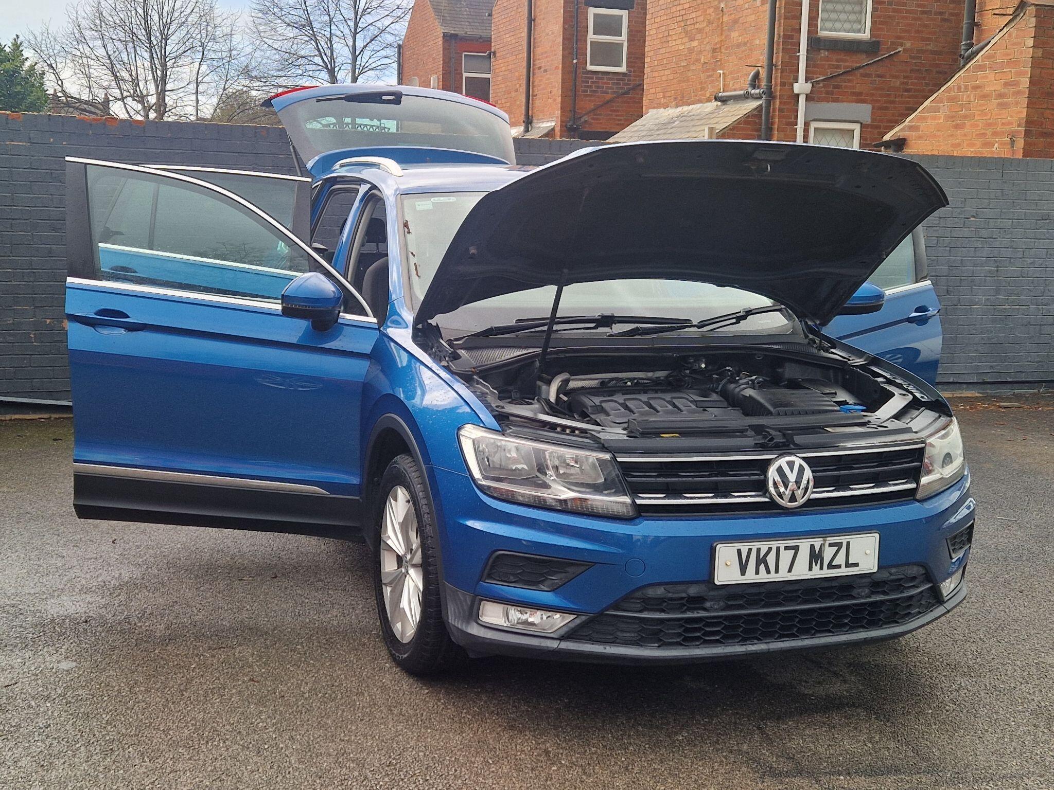Volkswagen Tiguan - Image 12