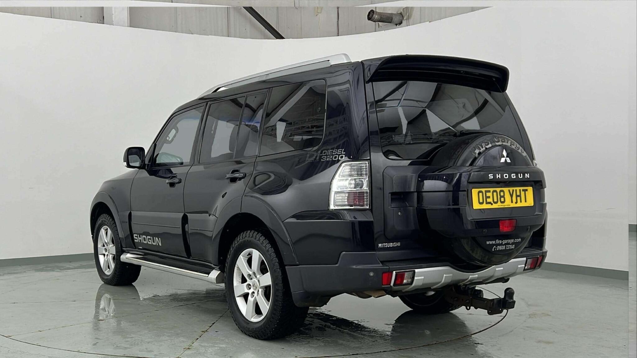 Mitsubishi Shogun - Image 5