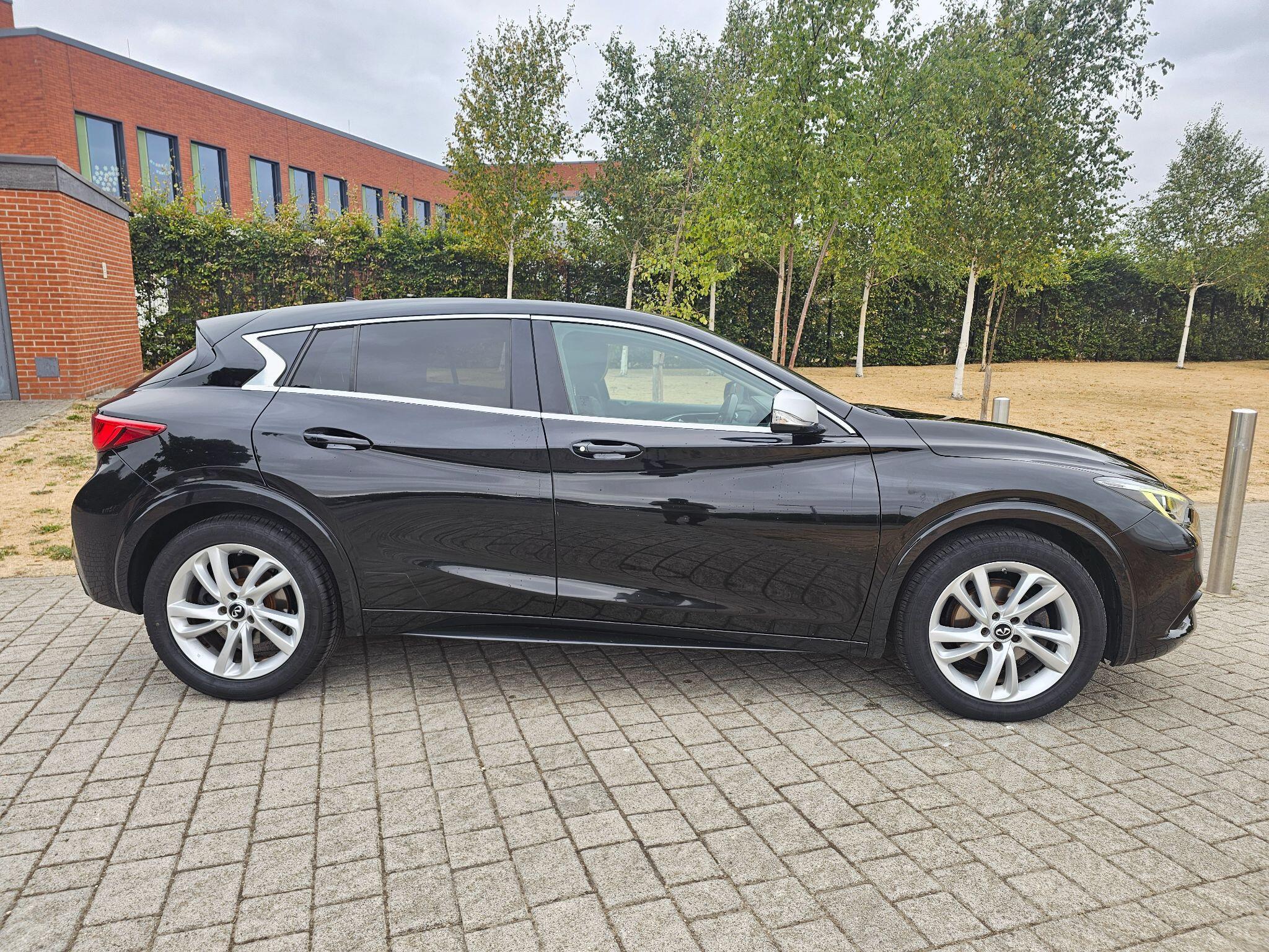 Infiniti Q30 - Image 7