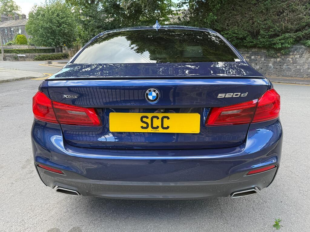 BMW 5 Series - Image 10