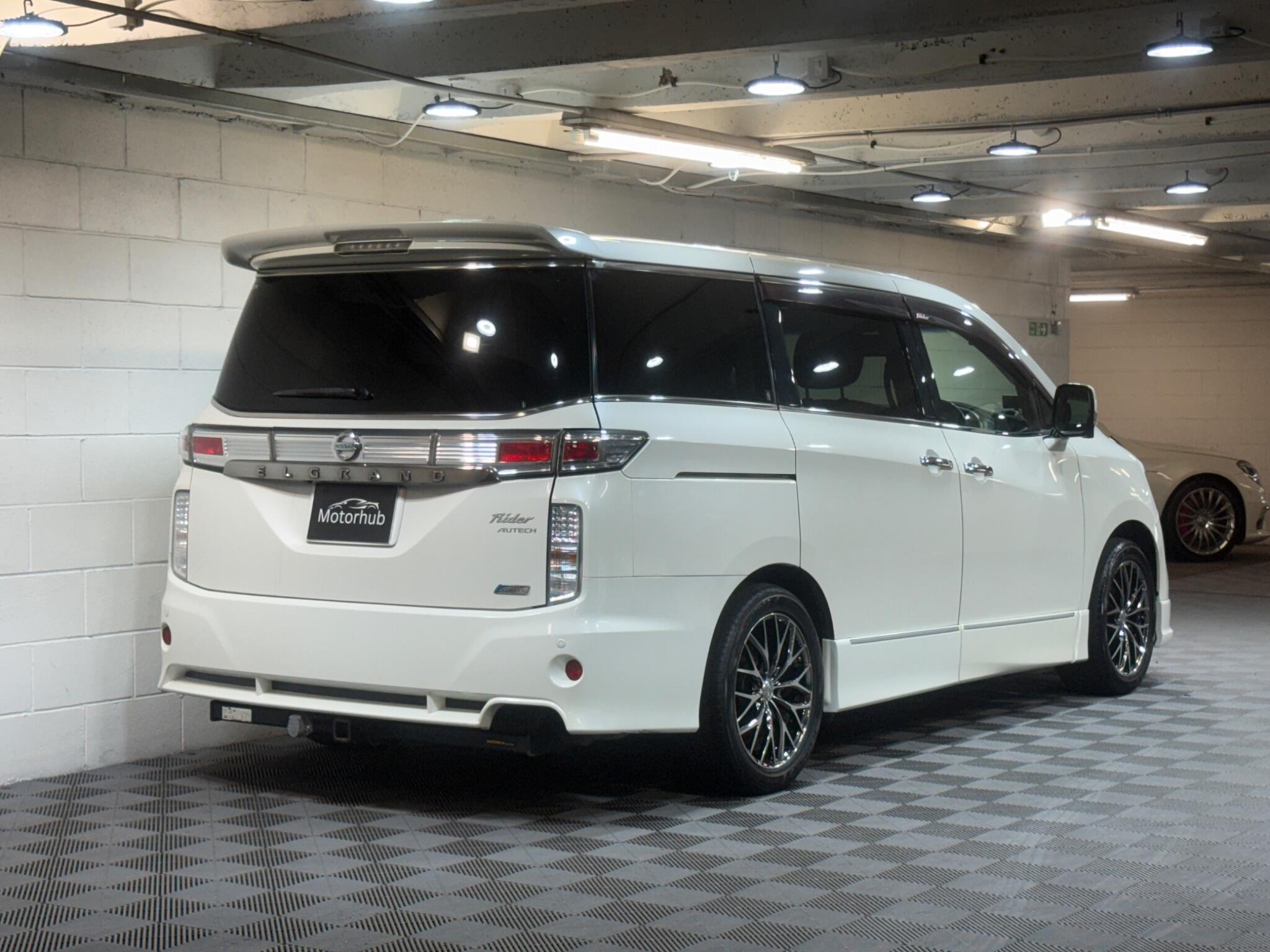 Nissan Elgrand - Image 5