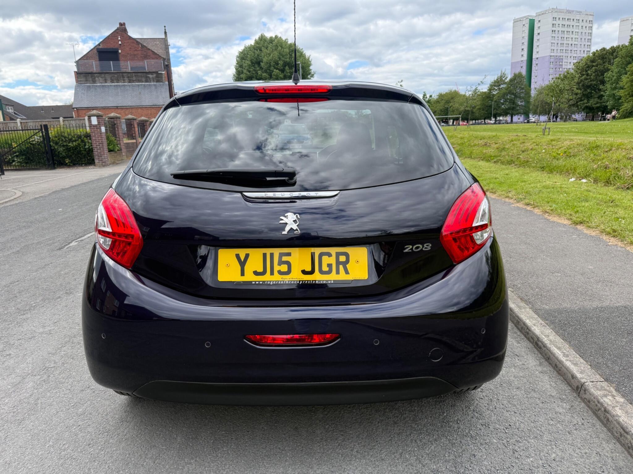 Peugeot 208 - Image 4