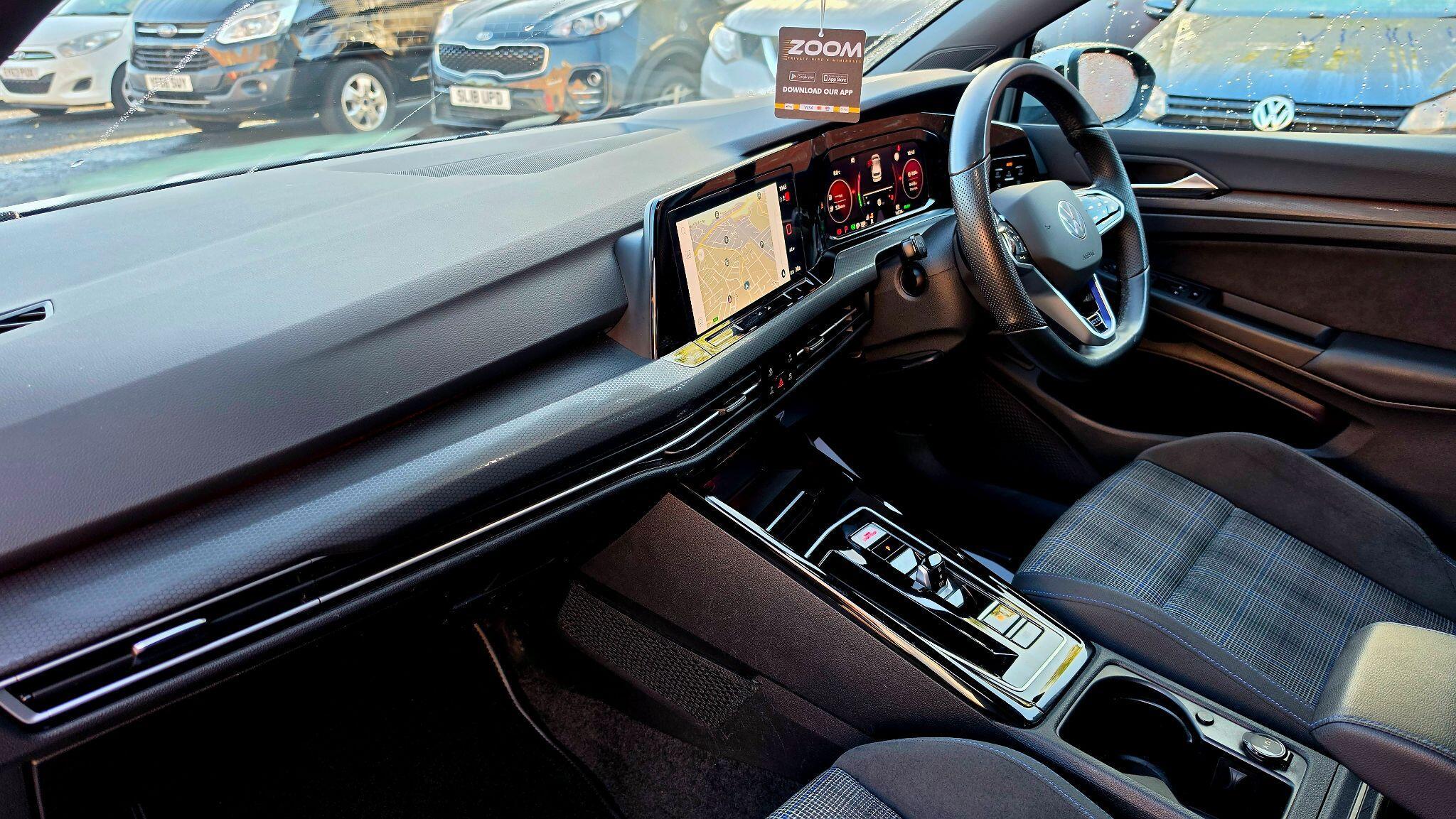 Volkswagen Golf - Image 13