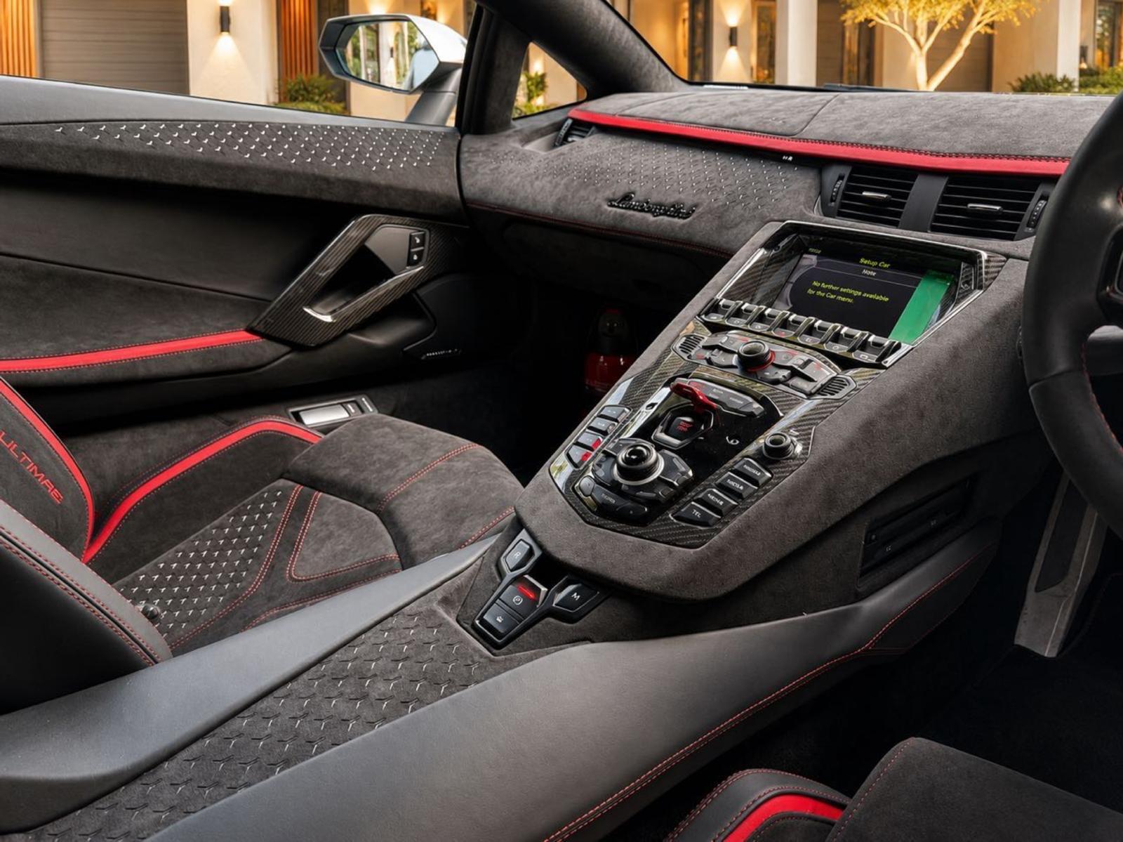 Lamborghini Aventador - Image 11
