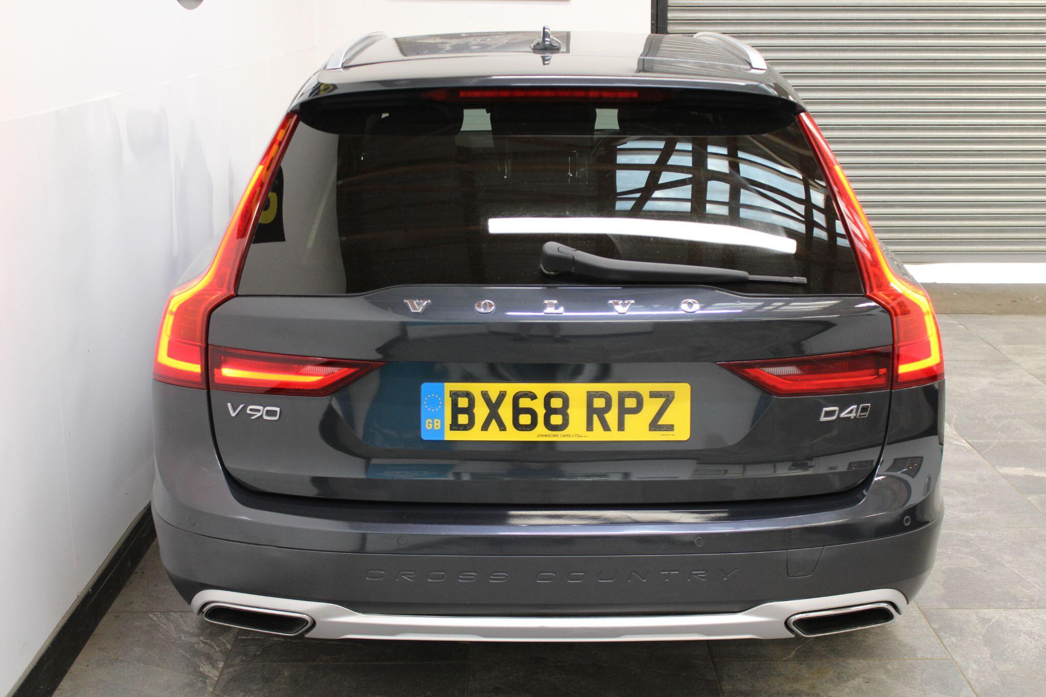 Volvo V90 CROSS COUNTRY - Image 16