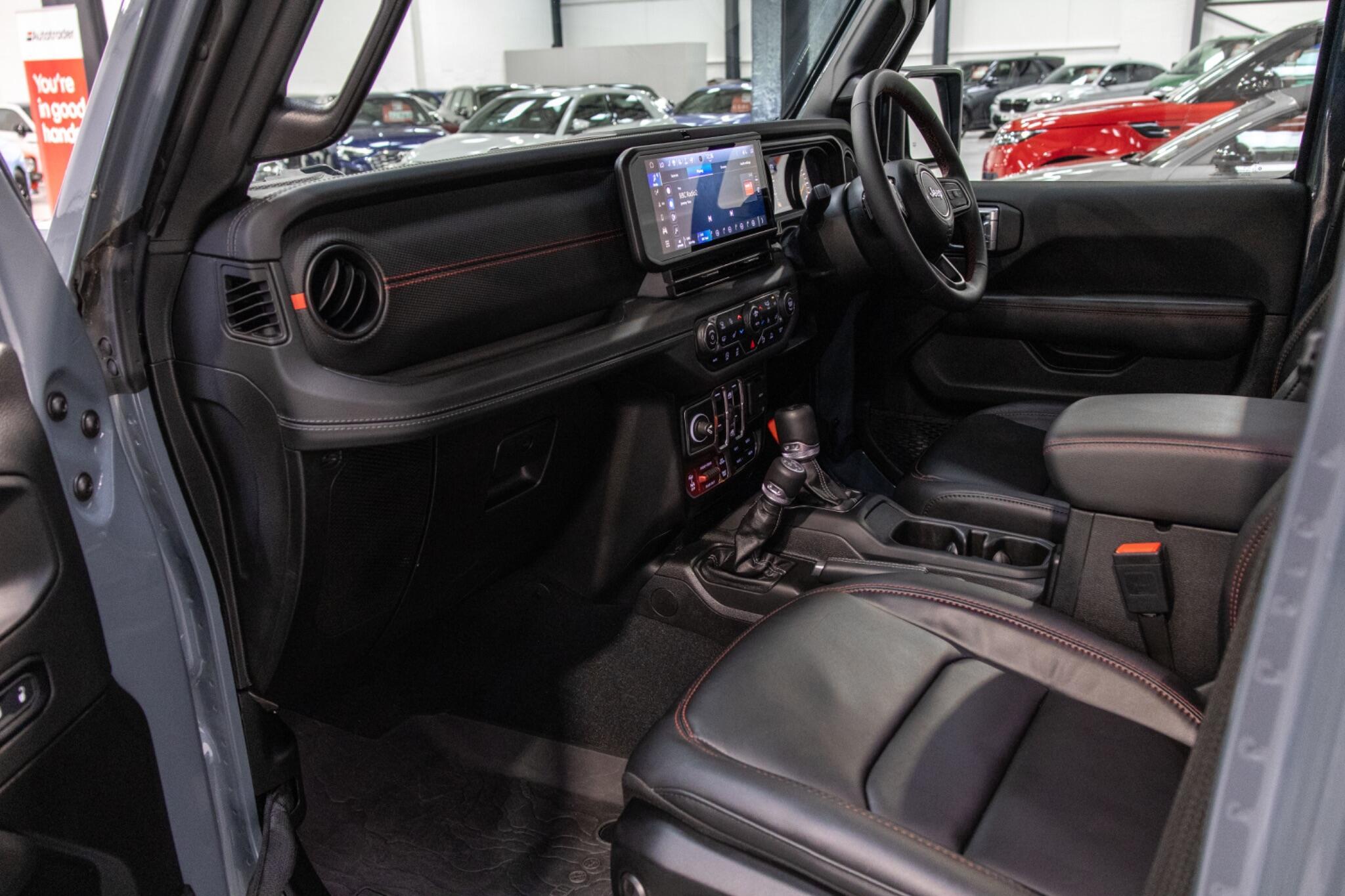 Jeep Wrangler - Image 12