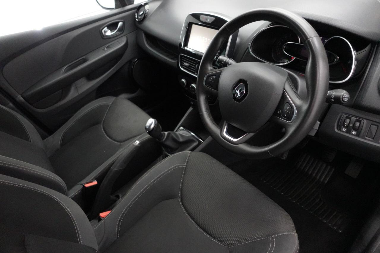 Renault Clio - Image 14