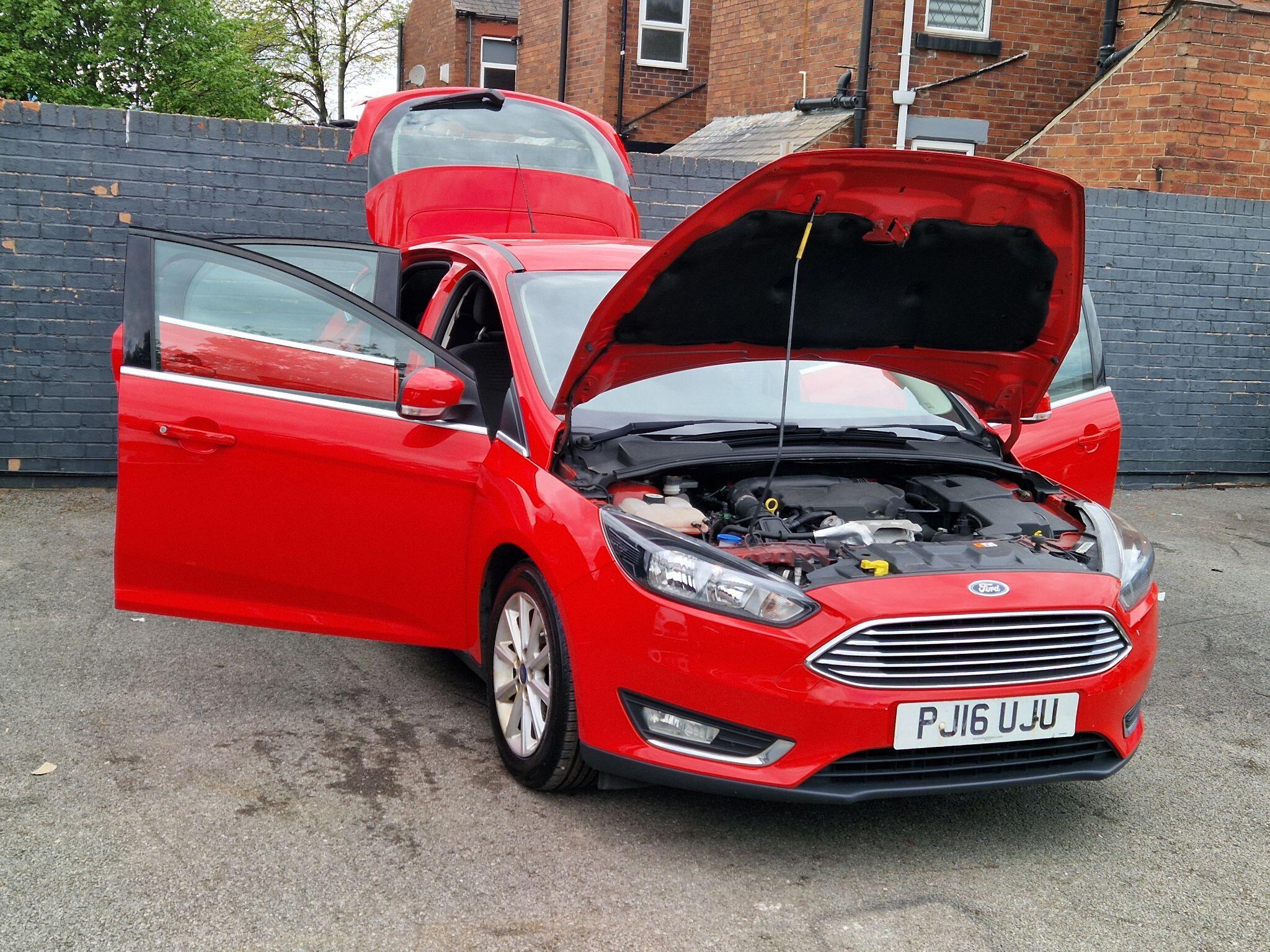 Ford Focus - Image 13