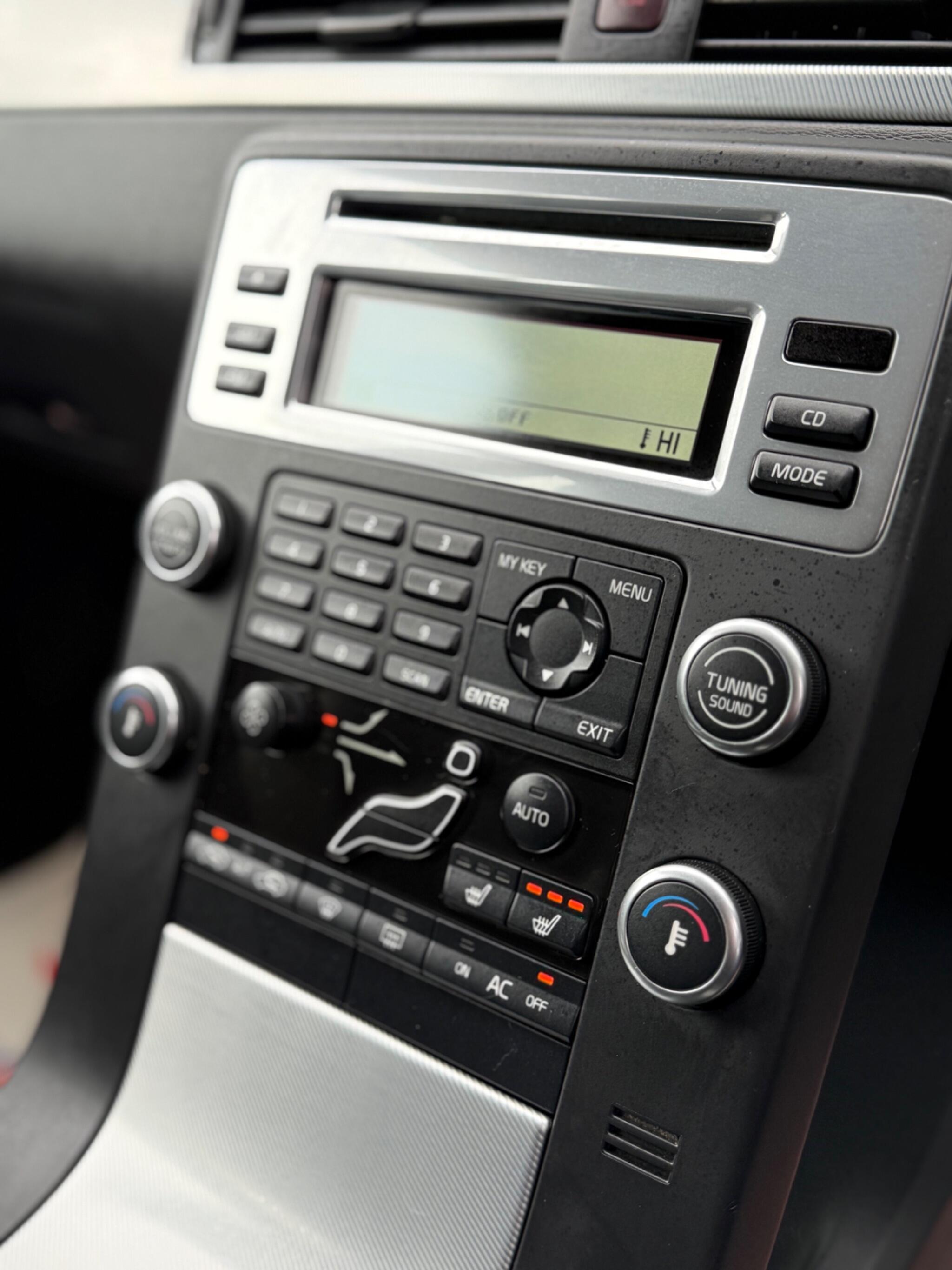 Volvo V70 - Image 35
