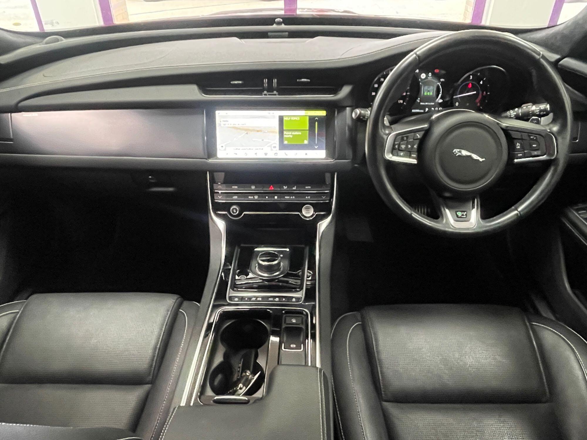 Jaguar XF - Image 2