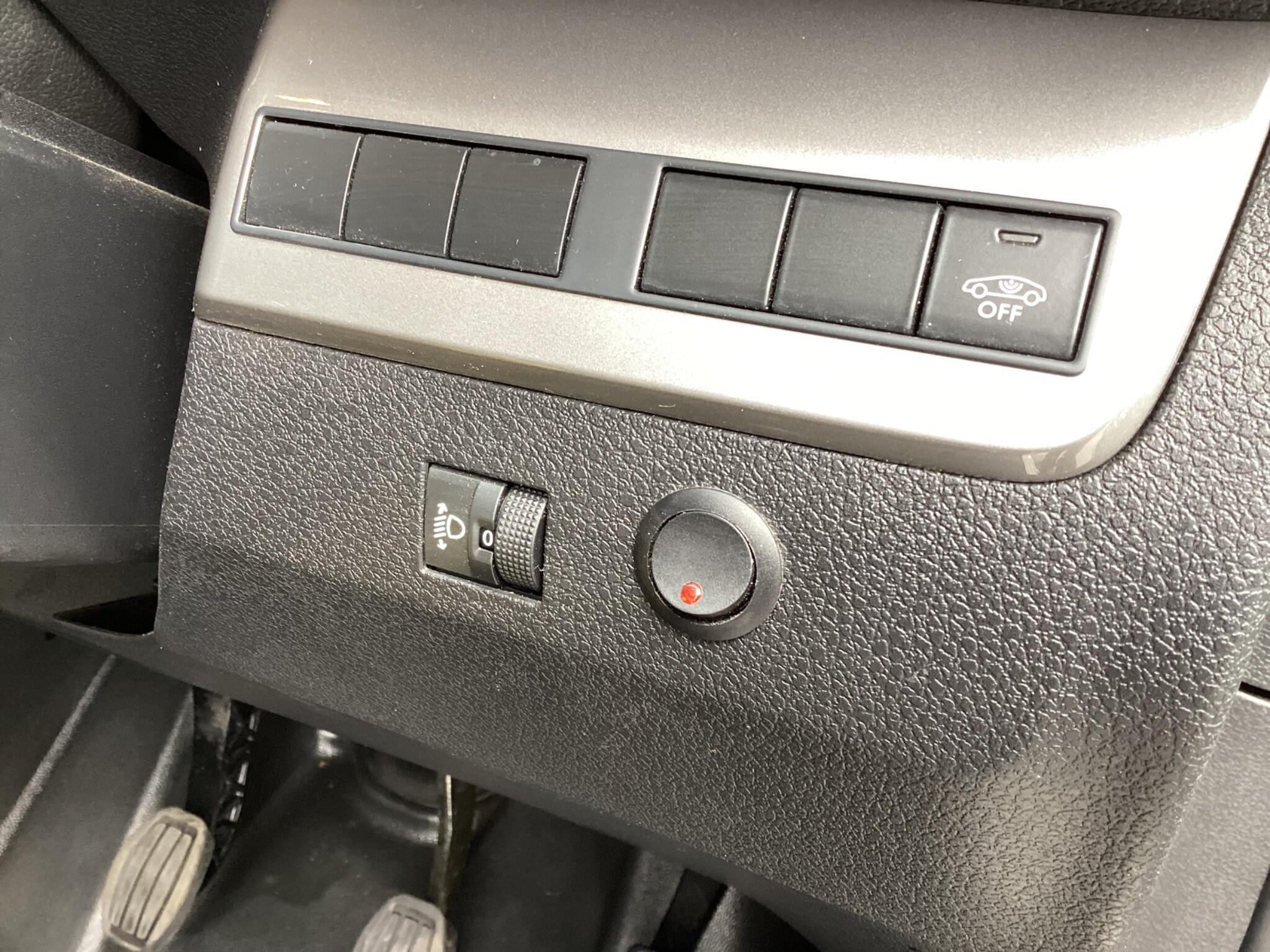 Citroen Dispatch - Image 17