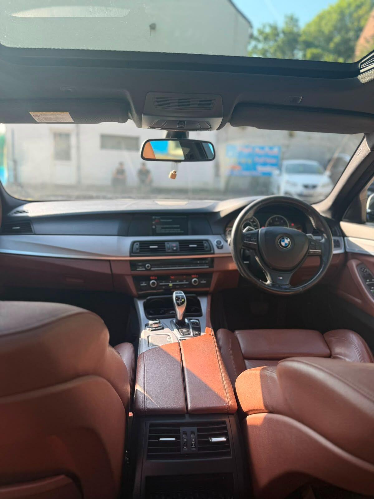 BMW 5 Series - Image 10