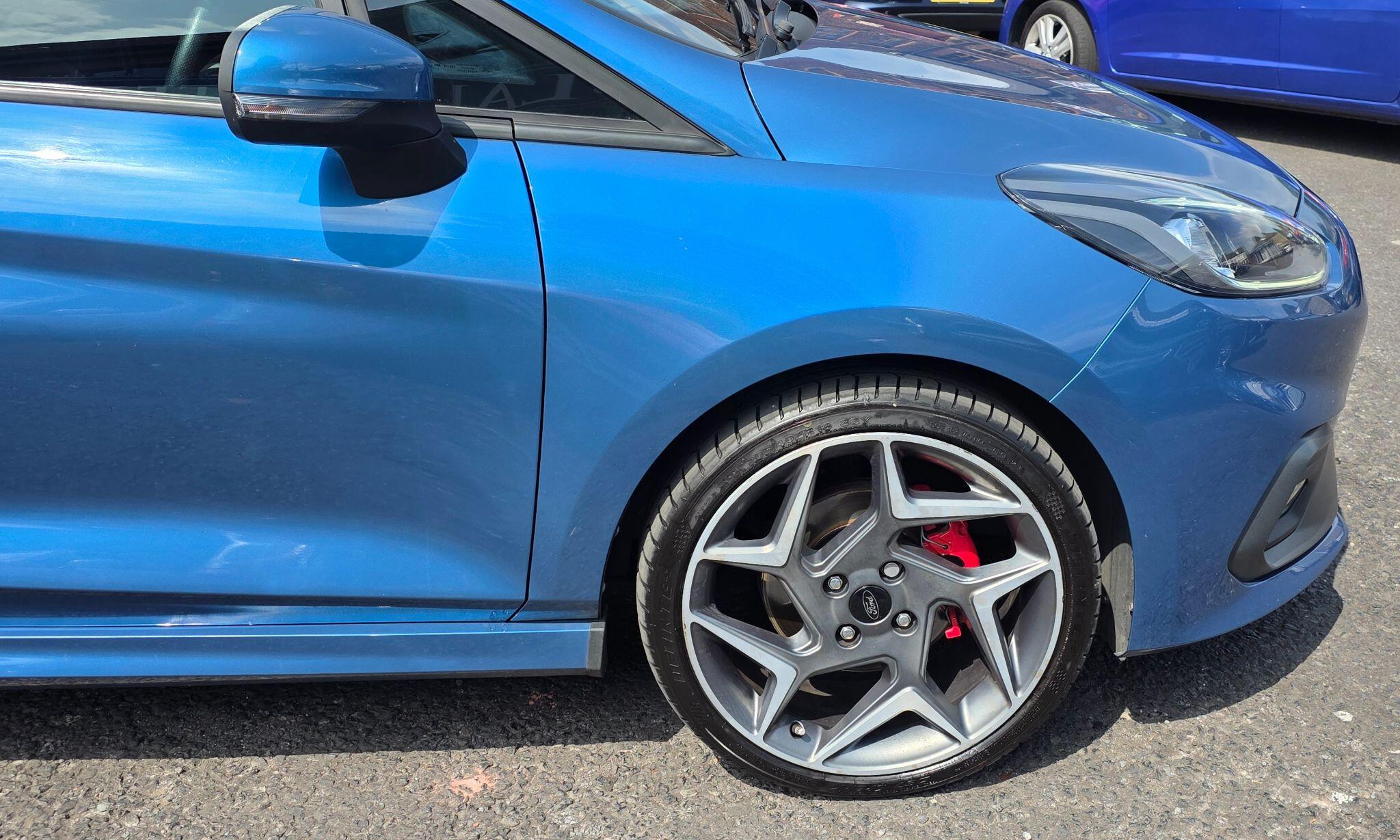 Ford Fiesta - Image 9