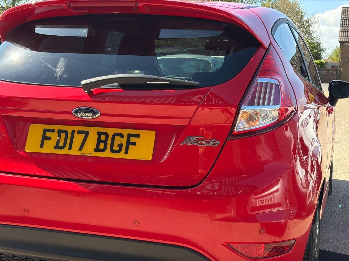 Ford Fiesta - Image 11