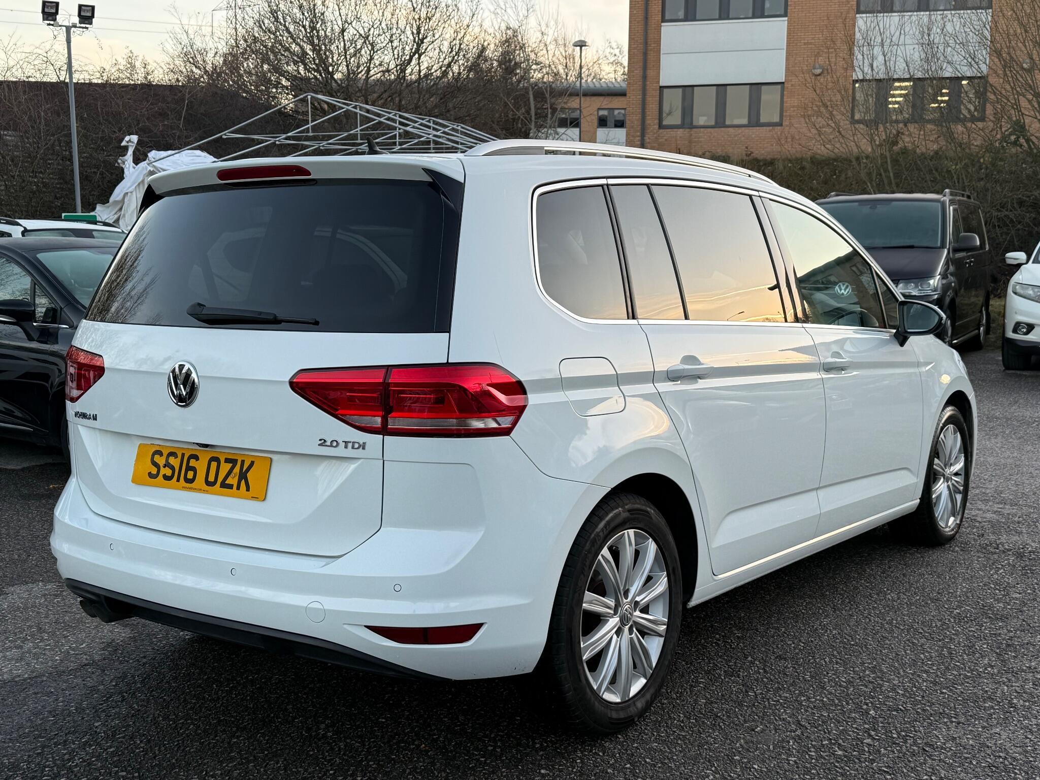 Volkswagen Touran - Image 16