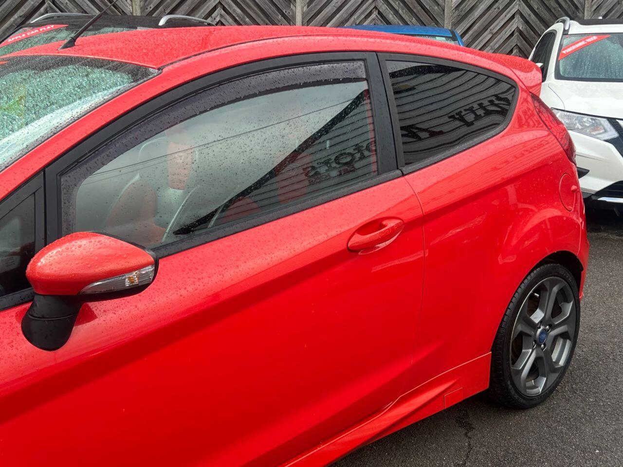 Ford Fiesta - Image 10