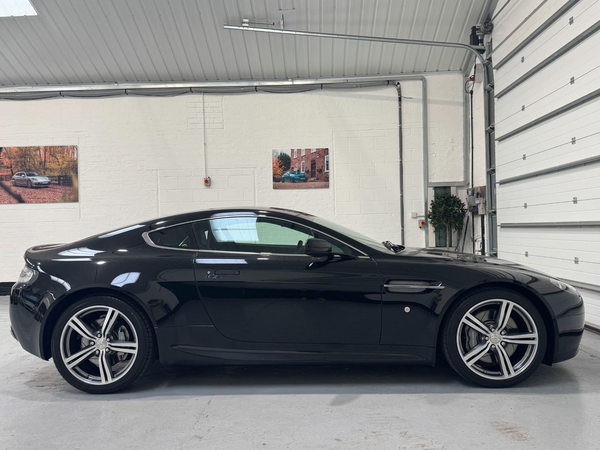 Aston Martin Vantage - Image 14