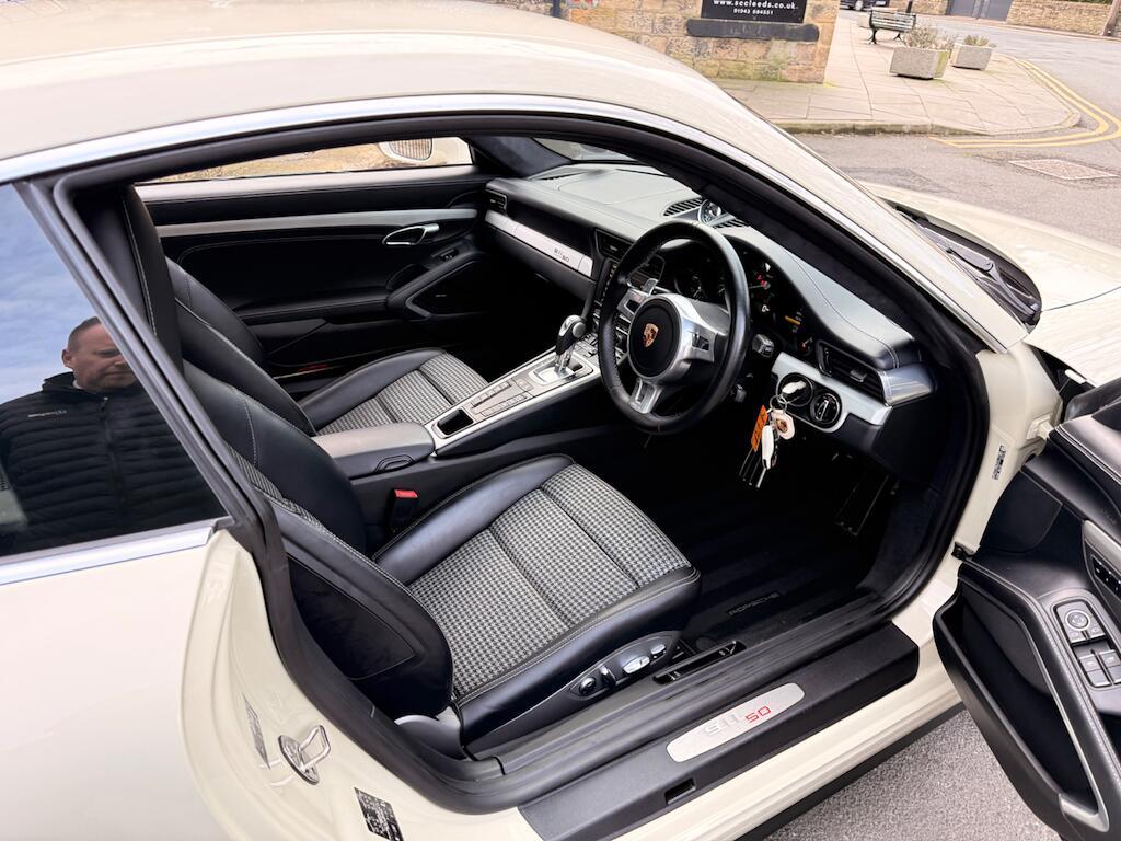 Porsche 911 - Image 45