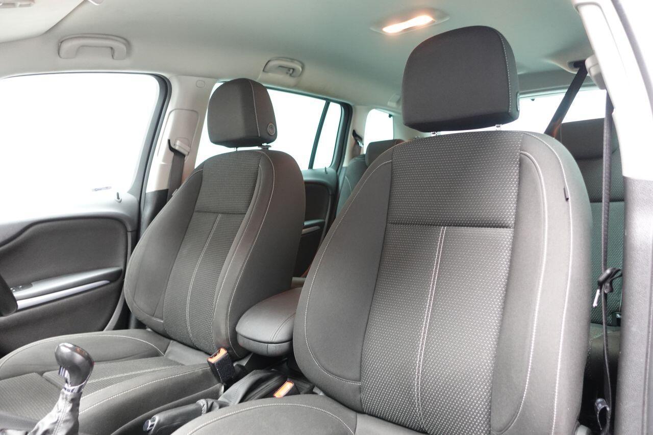 Vauxhall Zafira Tourer - Image 17