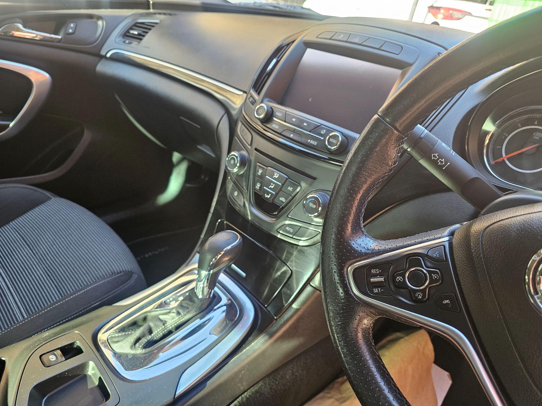 Vauxhall Insignia - Image 18