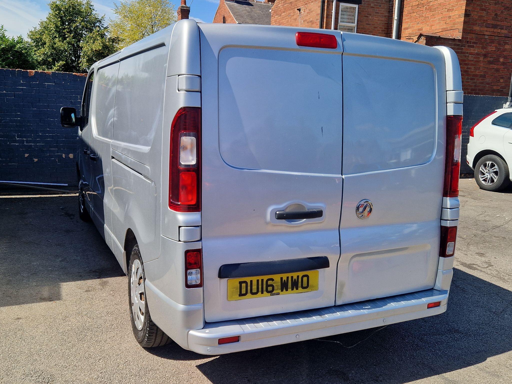 Vauxhall Vivaro - Image 8