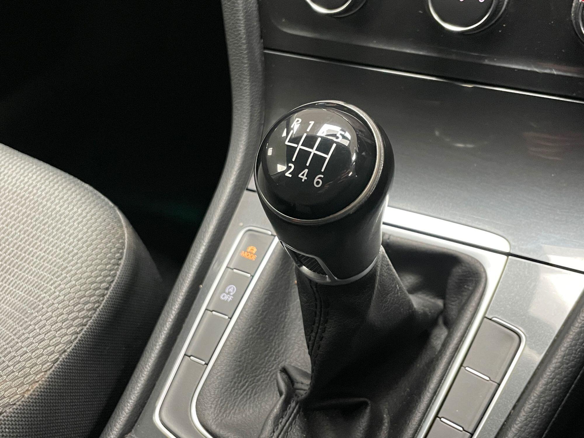 Volkswagen Golf - Image 46