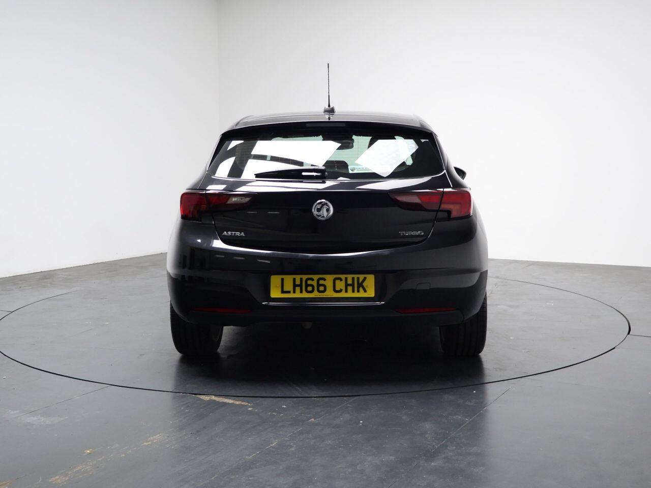 Vauxhall Astra - Image 11