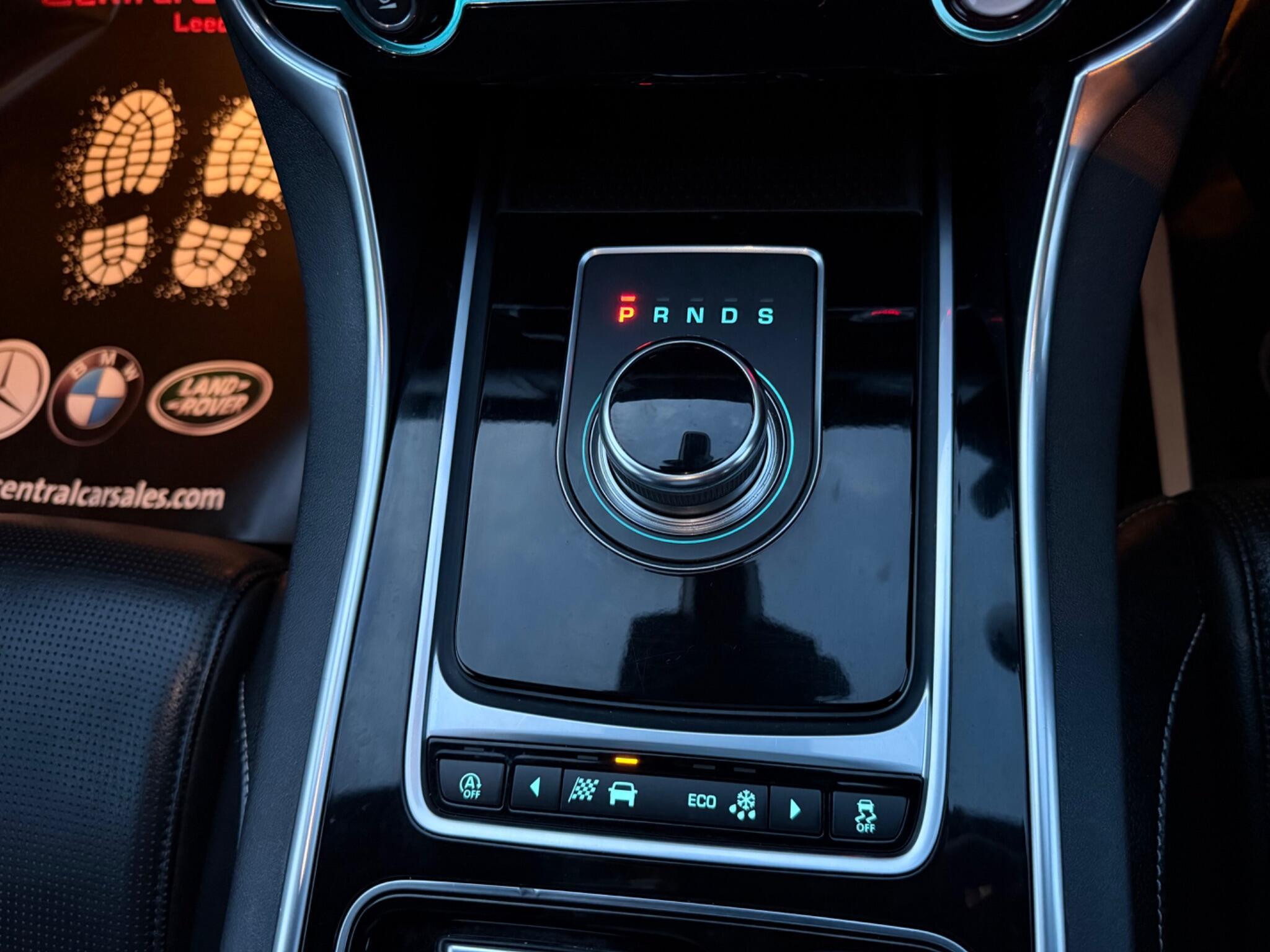 Jaguar XF - Image 76