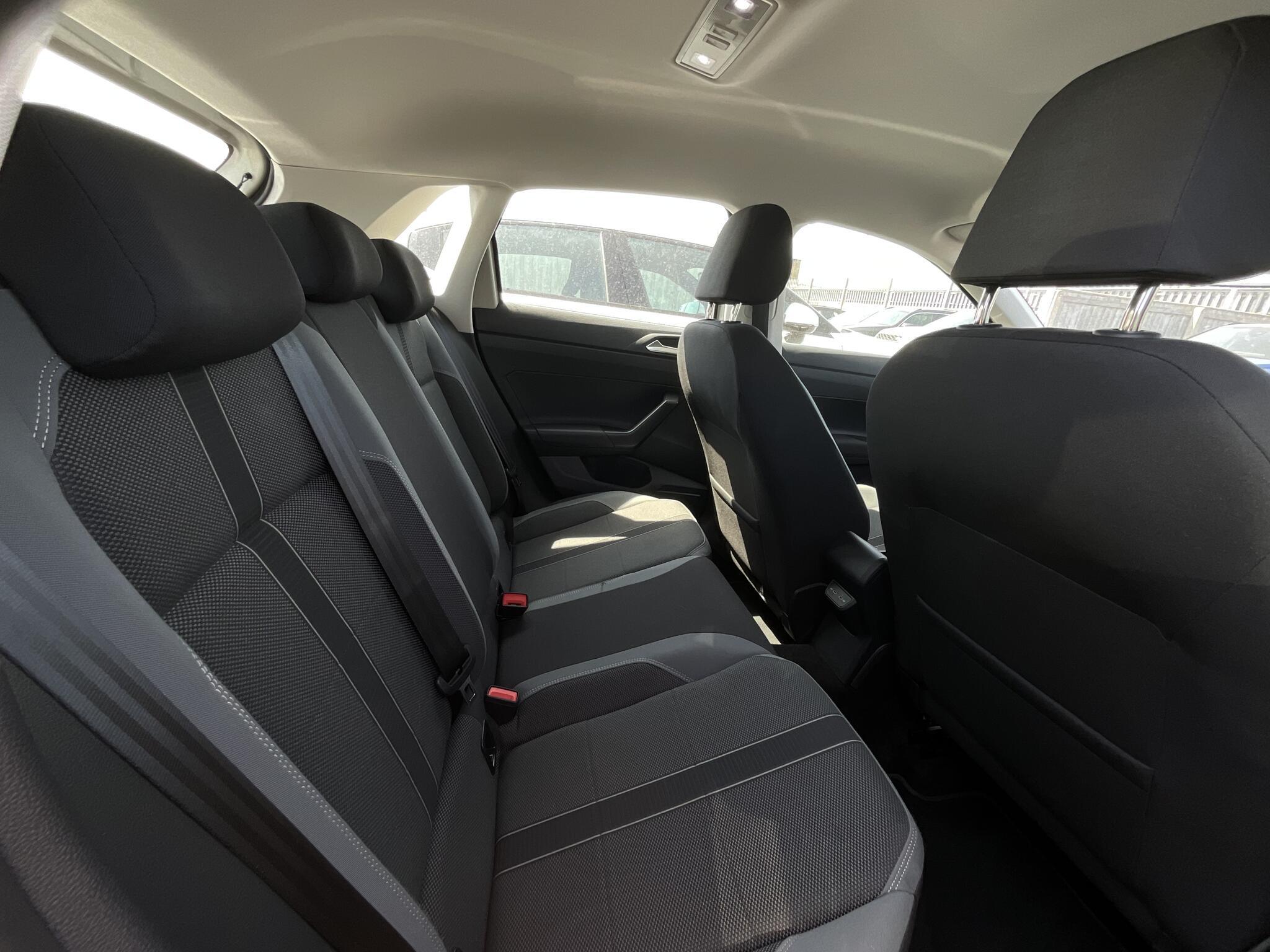 Volkswagen Polo - Image 12
