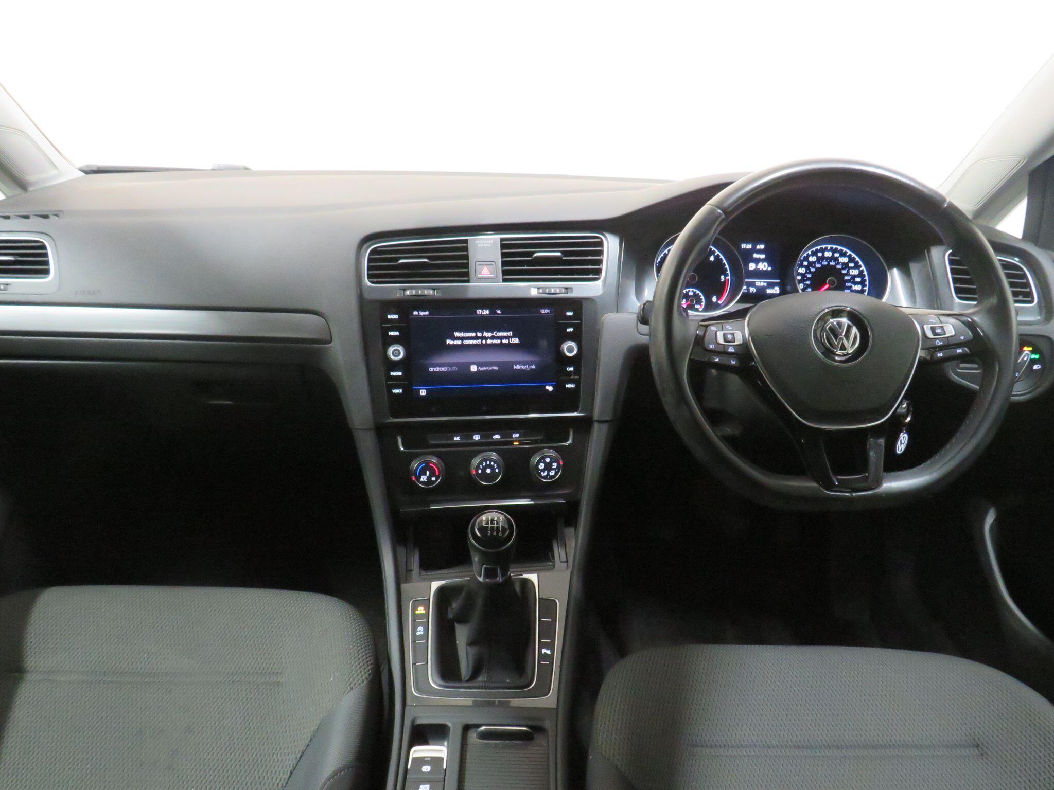 Volkswagen Golf - Image 13