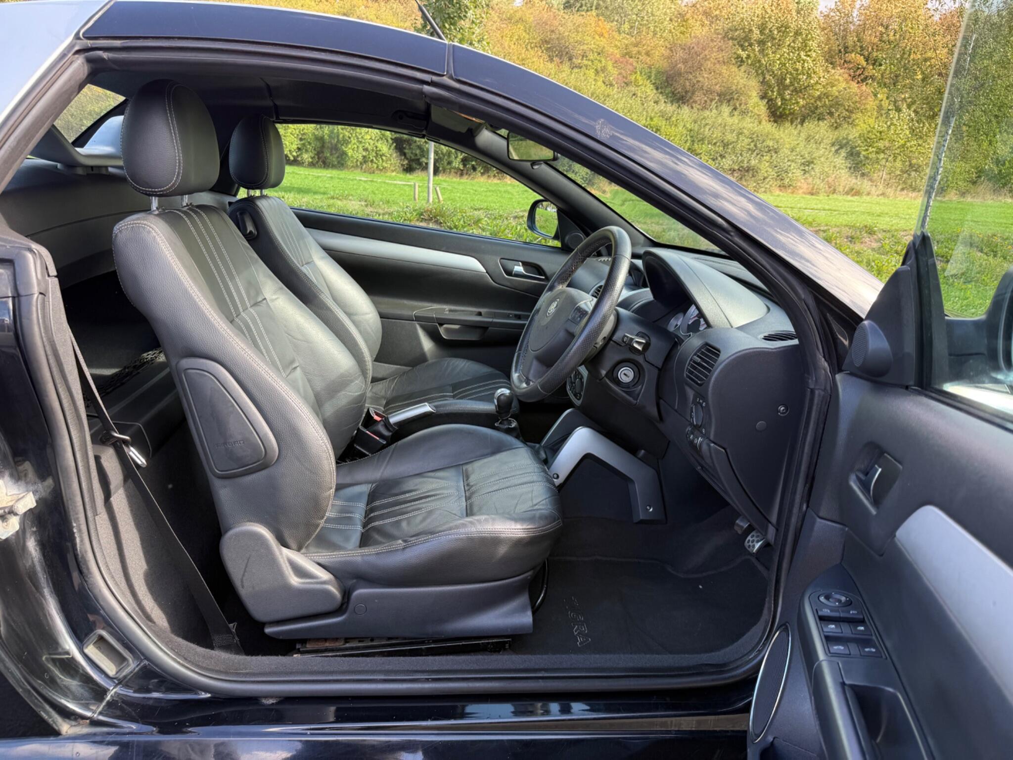 Vauxhall Tigra - Image 15