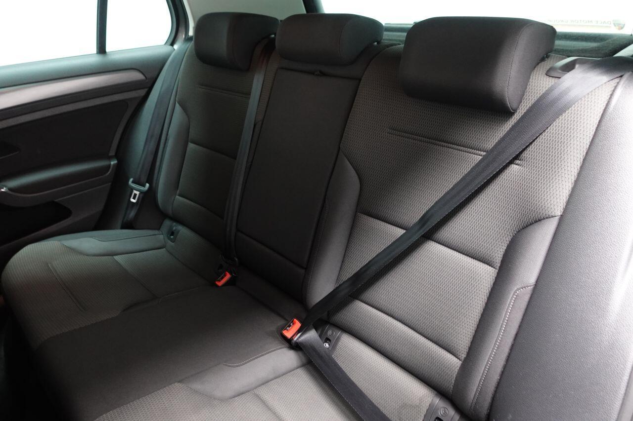 Volkswagen Golf - Image 20