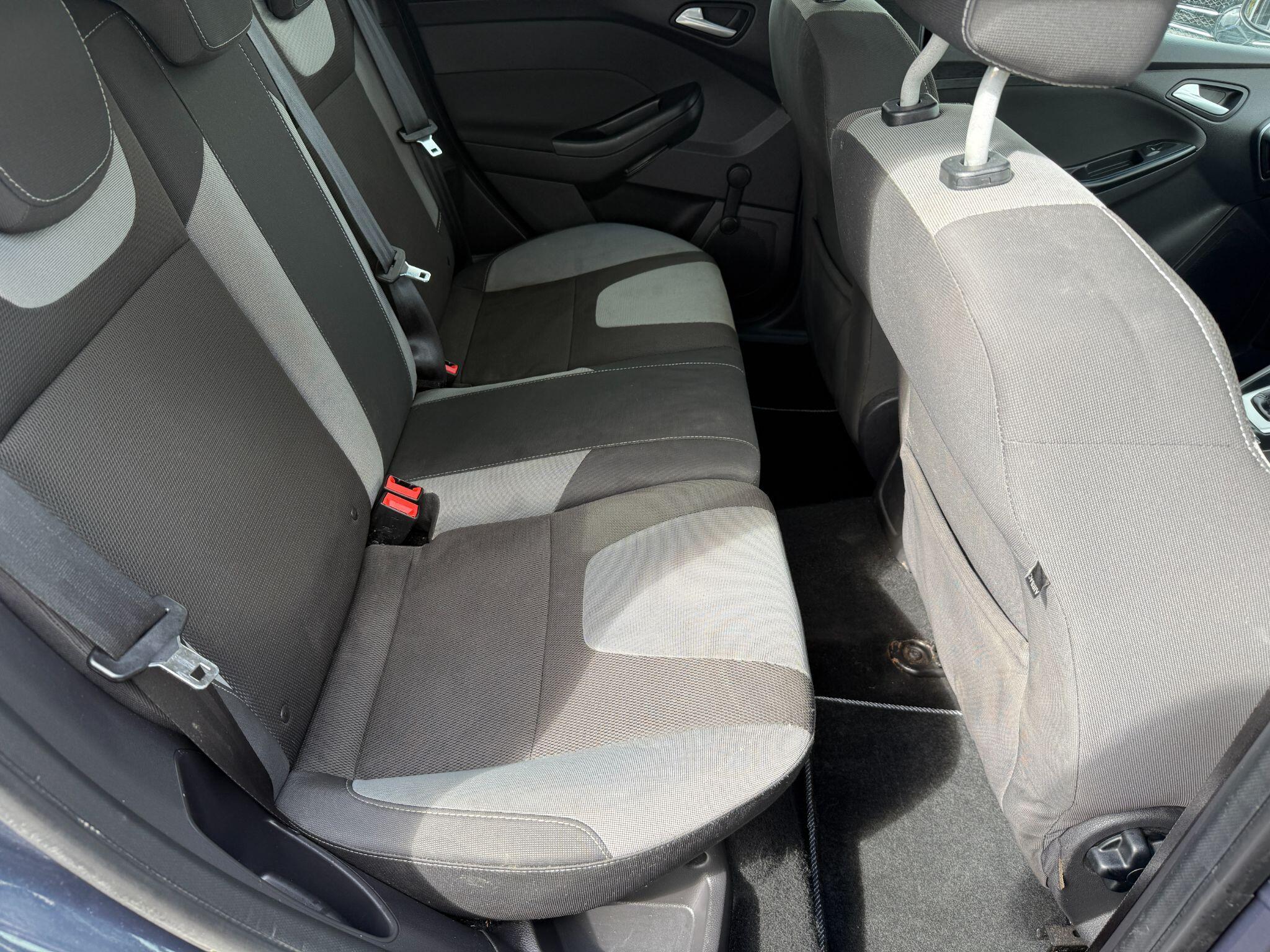 Ford Focus - Image 31