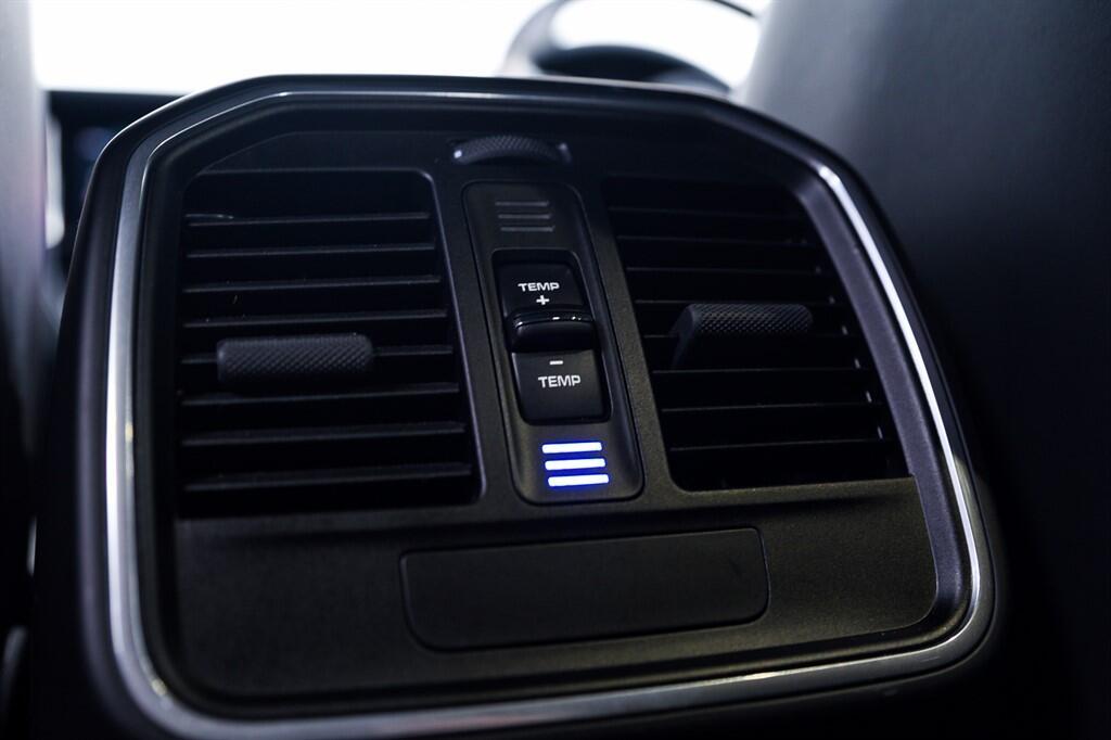 Porsche Macan - Image 20