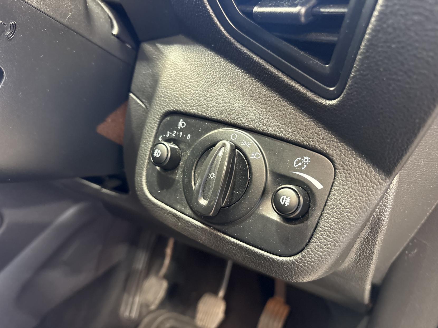 Ford Kuga - Image 14