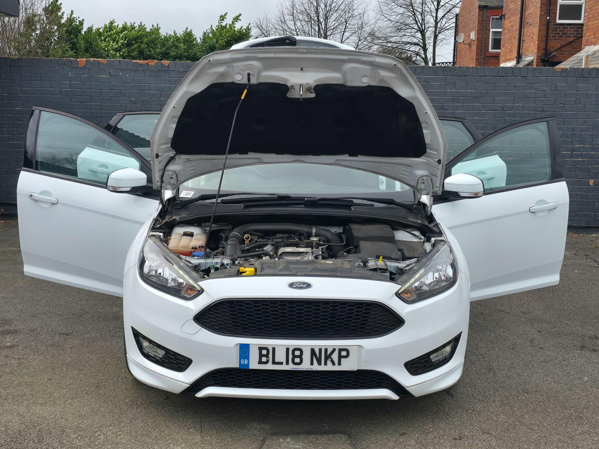 Ford Focus - Image 22