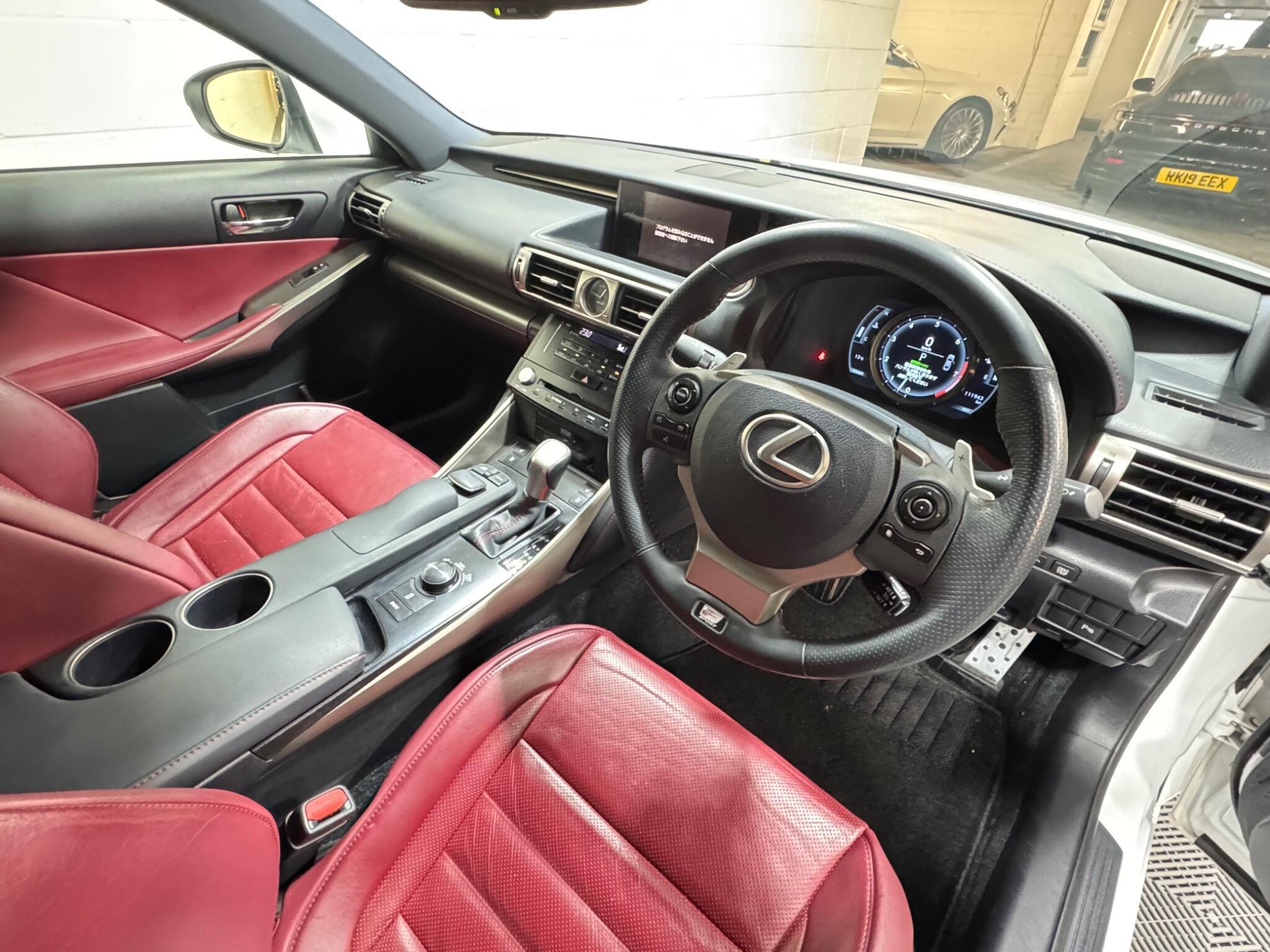Lexus IS - Image 9