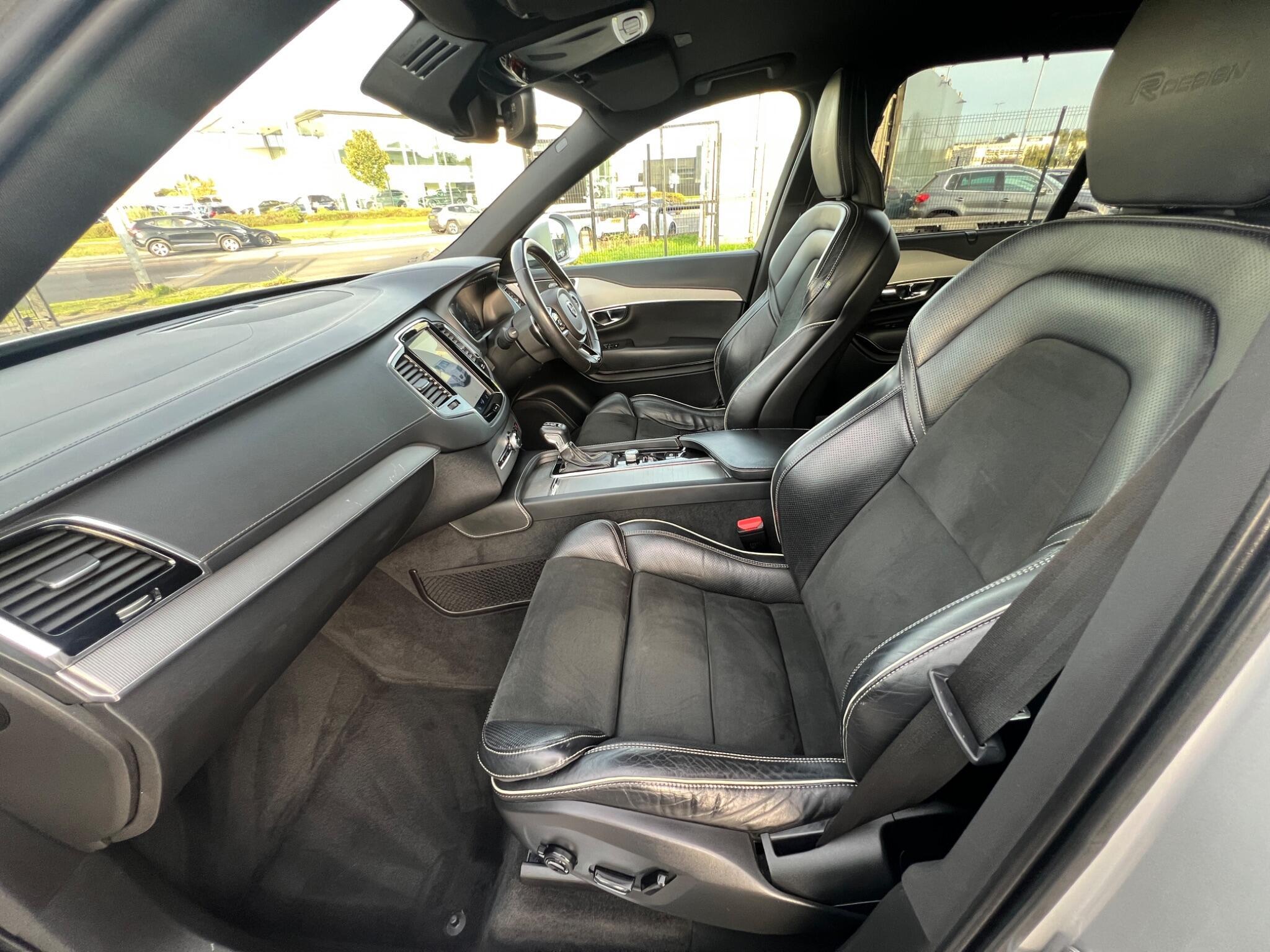 Volvo XC90 - Image 11