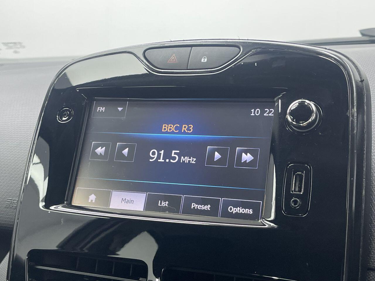 Renault Clio - Image 43