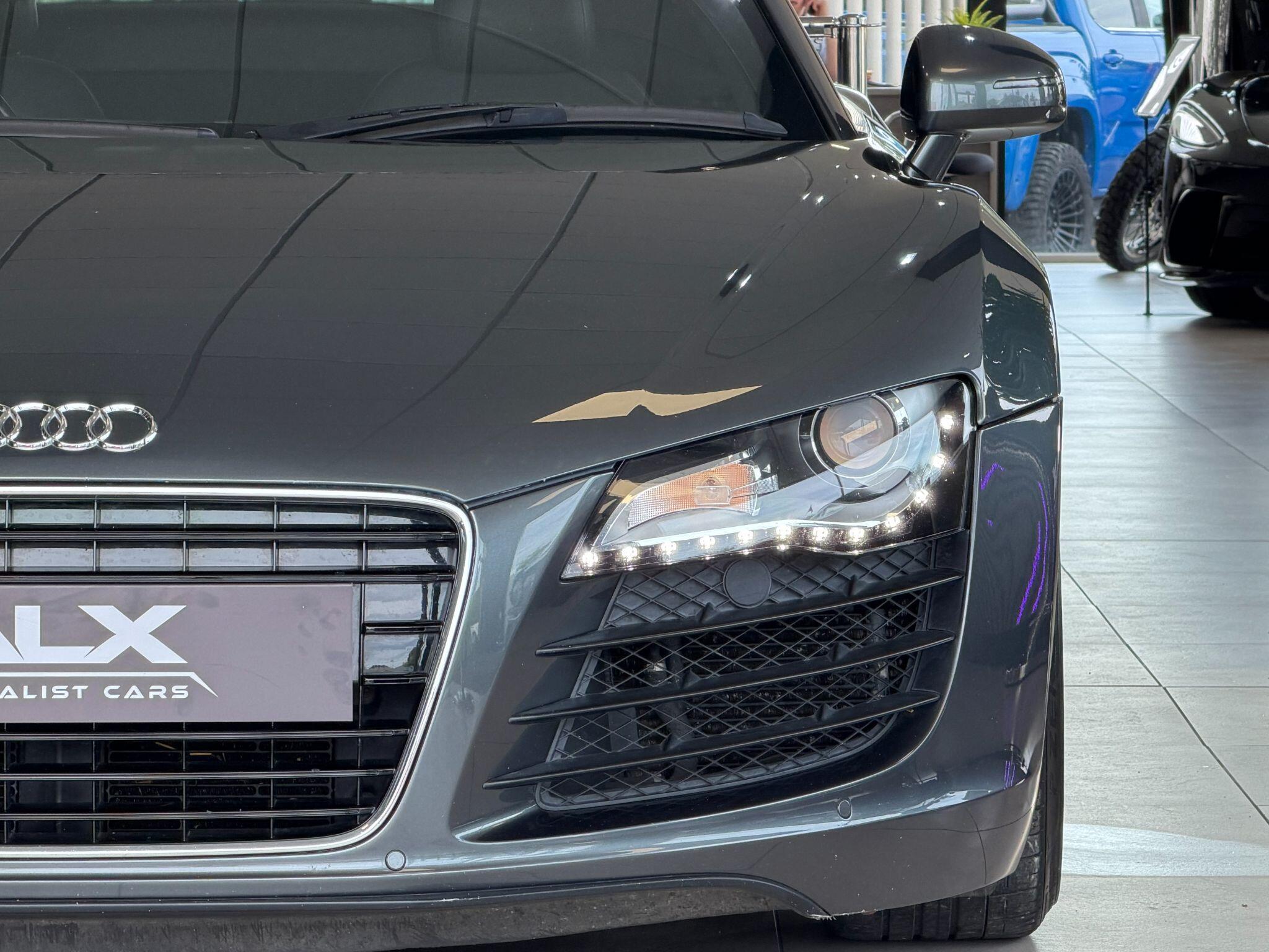 Audi R8 - Image 6